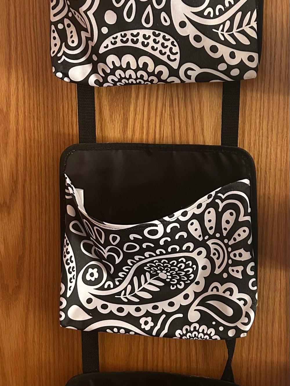 Thirty One 31 oh snap Black & White Paisley Hanging Organizer Pockets